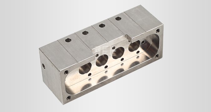 CNC加工中（zhōng）心（xīn）出現不噴水的（de）問（wèn）題應該如何解決?