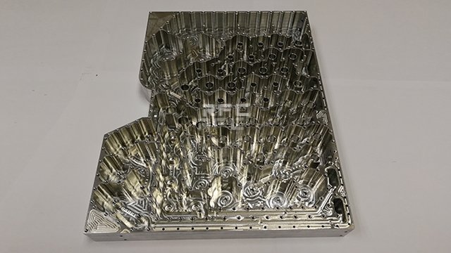 大型龍門銑加工技術交流與合作日益（yì）加強